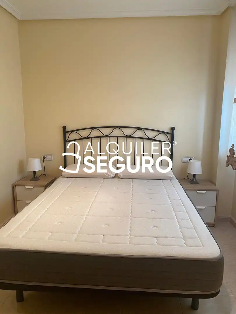 Habitación de Piso de alquiler en Murcia con Aire acondicionado y Amueblado
