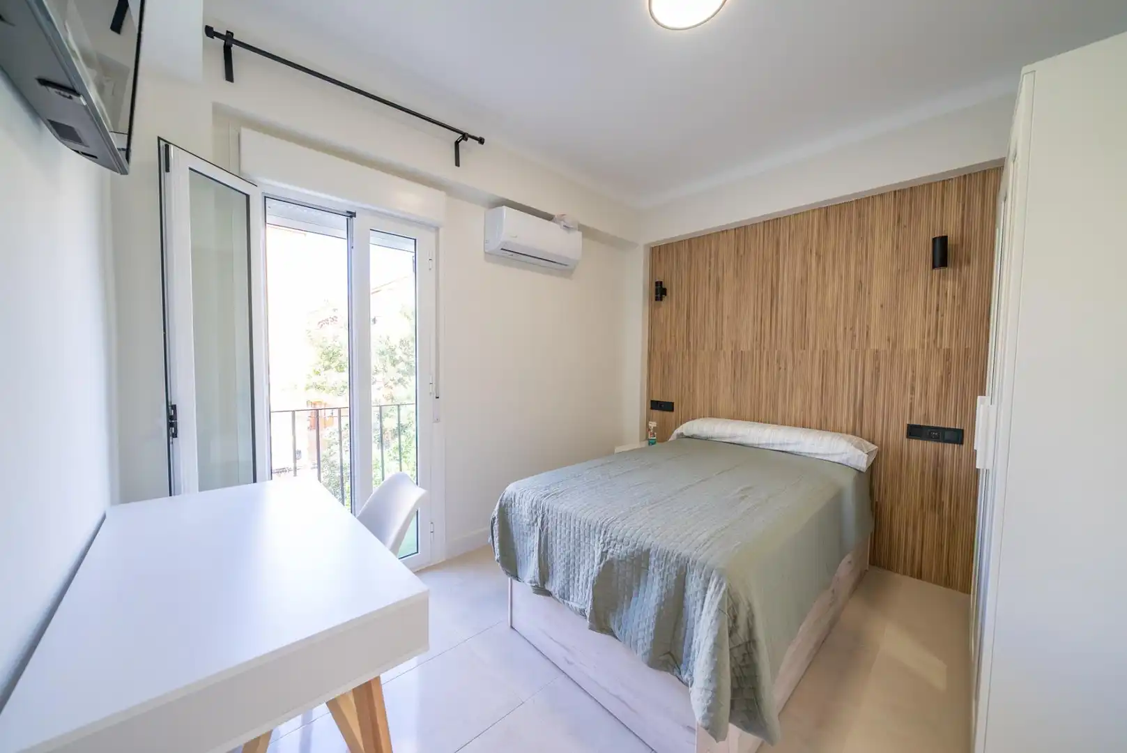 Schlafzimmer von Wohnung zur untervermieten in Sevilla mit Klimaanlage, Terrasse und Möbliert