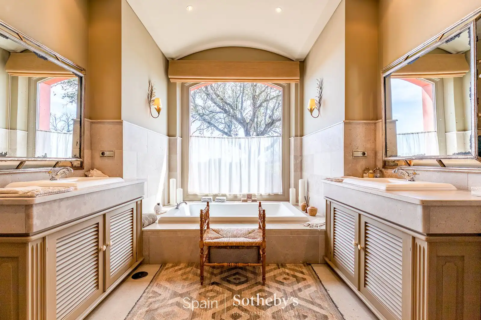 Badezimmer von Residential zum Verkauf in Casarrubios del Monte