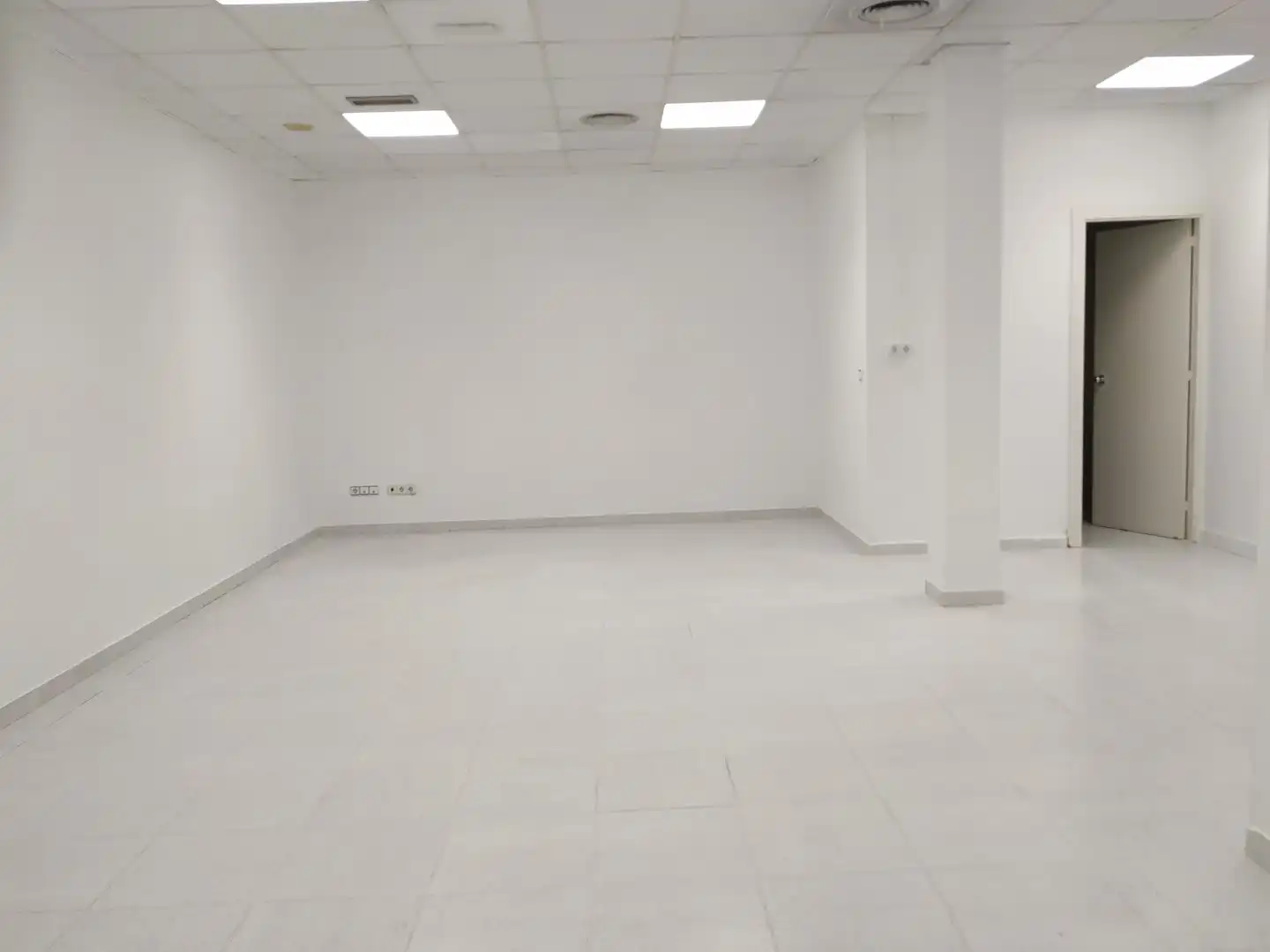 Business premises to rent in San José, imagen 13