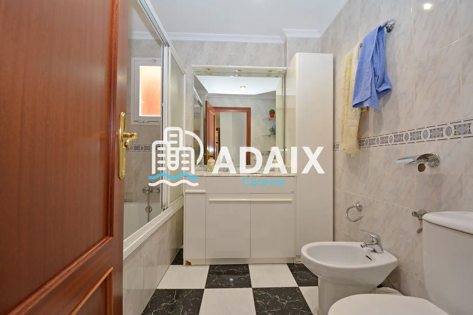 Flat with terrace to rent in Calle Suiza, imagen 19
