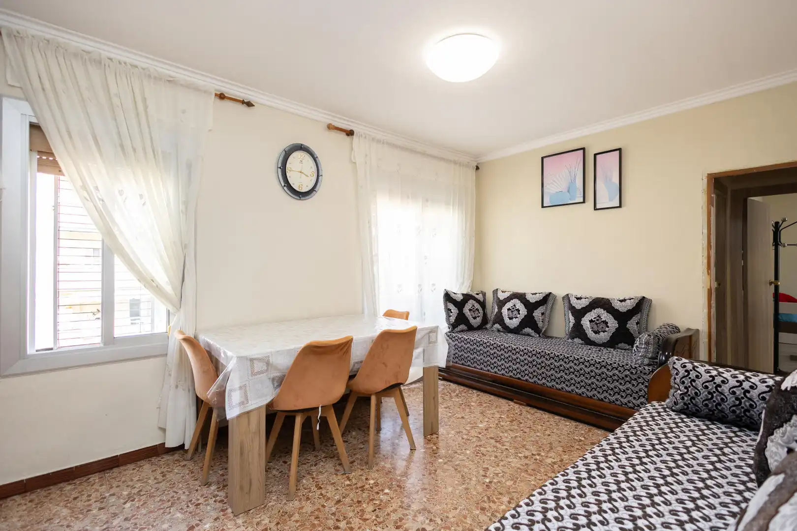 Dining room of Flat for sale in Sant Boi de Llobregat  with Air Conditioner, Oven and Balcony