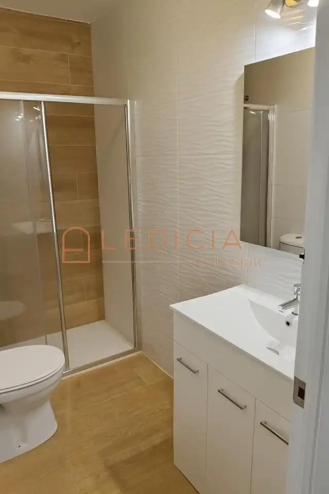 Bathroom of Flat for rent in Teis