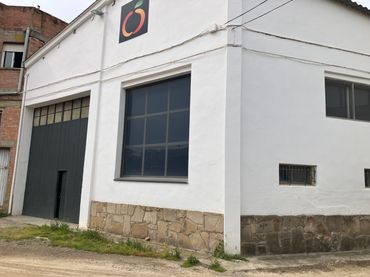 Nau industrial de lloguer a Calle de la Hermana Andresa