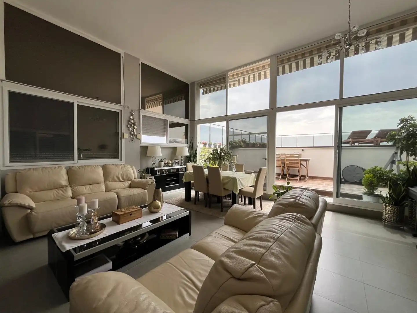 Sala d'estar de Àtic en venda en Villajoyosa / La Vila Joiosa amb Aire condicionat, Jardí privat i Terrassa