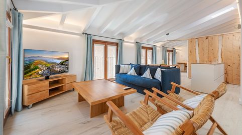 Apartamento y dúplex reformado con encanto rústicomoderno en venta en Pollensa, norte Mallorca