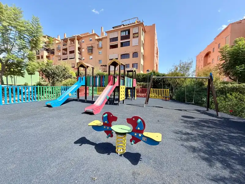Aparcament de Pis en venda en Torremolinos amb Aire condicionat, Terrassa i Traster