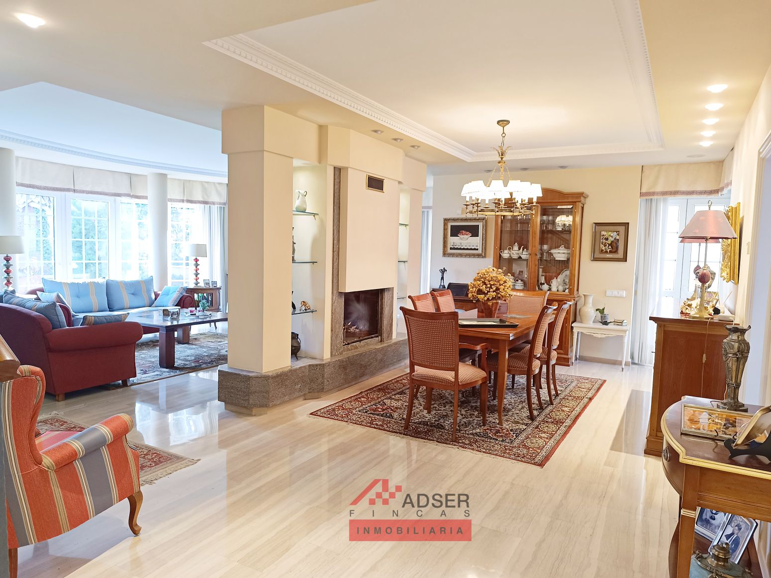 Menjador de Casa o xalet en venda en Lardero amb Aire condicionat, Calefacció i Jardí privat