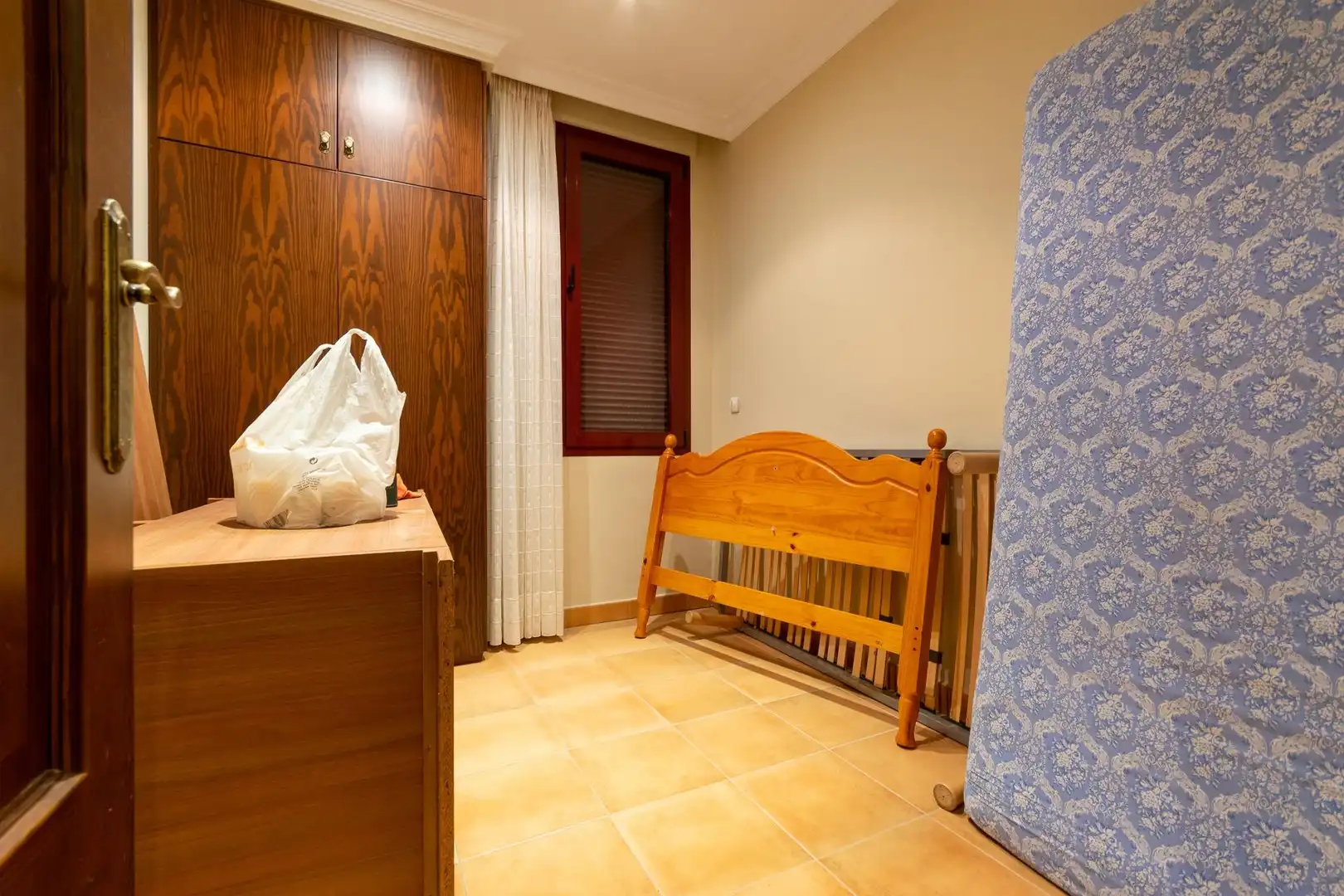 Habitación de Casa o chalet en venta en Alicante / Alacant con Aire acondicionado, Calefacción y Jardín privado