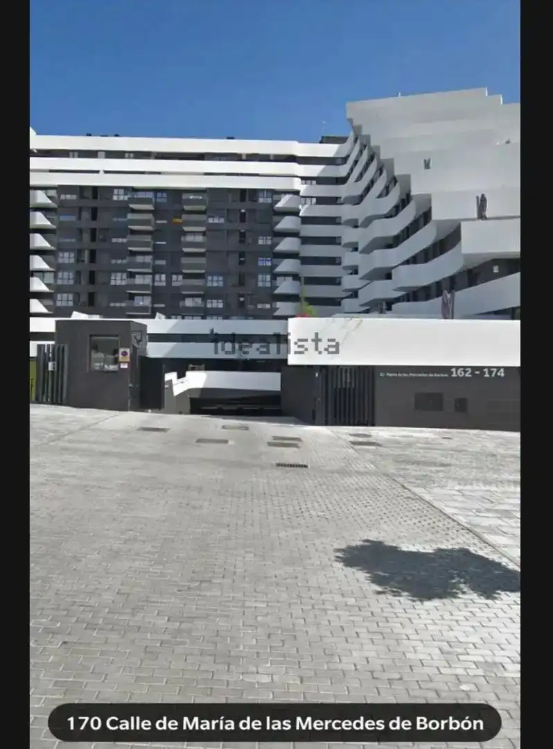 Vista exterior de Garaje en venta en Madrid