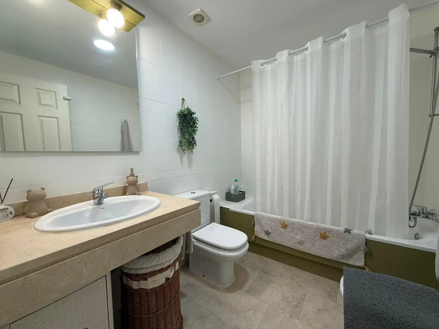 Bathroom of Flat for share in Villanueva de la Cañada