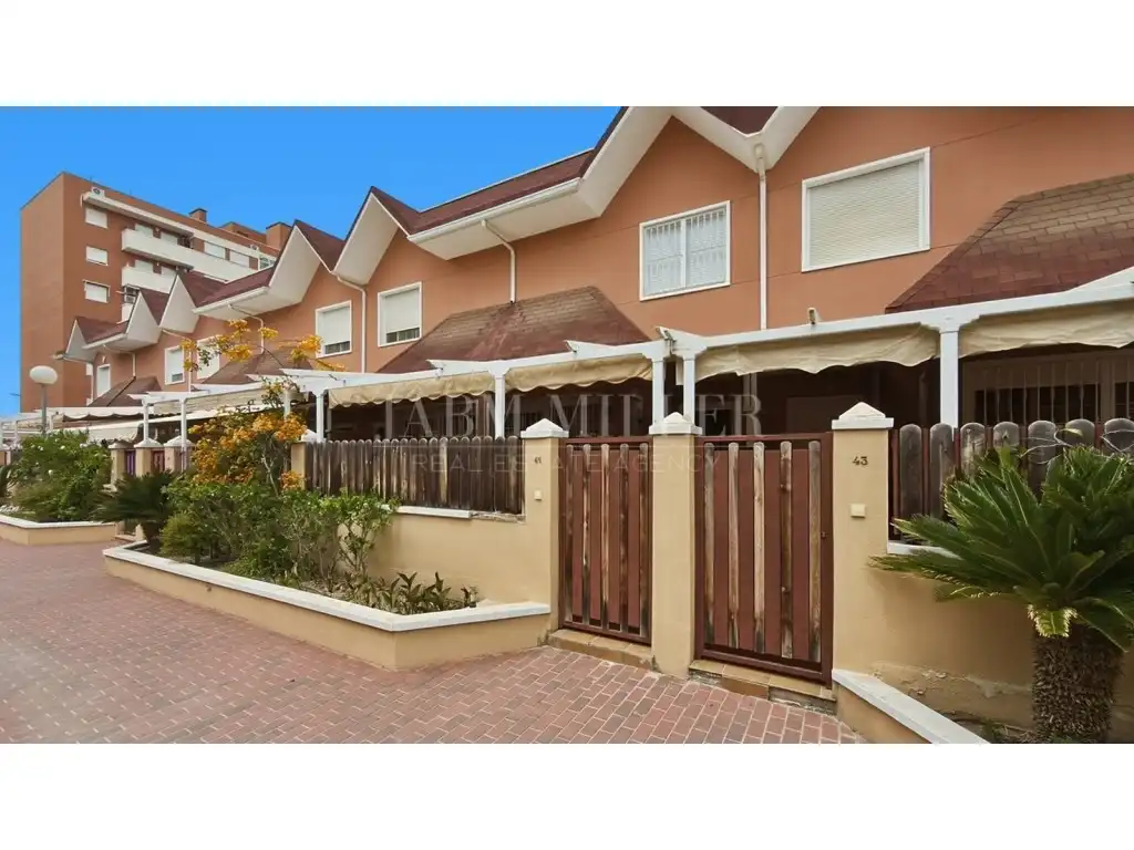 Vista exterior de Casa o chalet en venta en Elche / Elx con Aire acondicionado, Calefacción y Jardín privado
