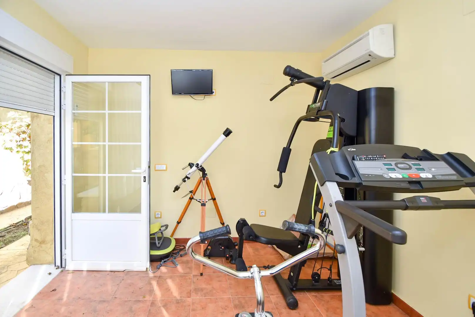 Houses for sale in Illescas  with Air Conditioner, Private garden and Parquet flooring