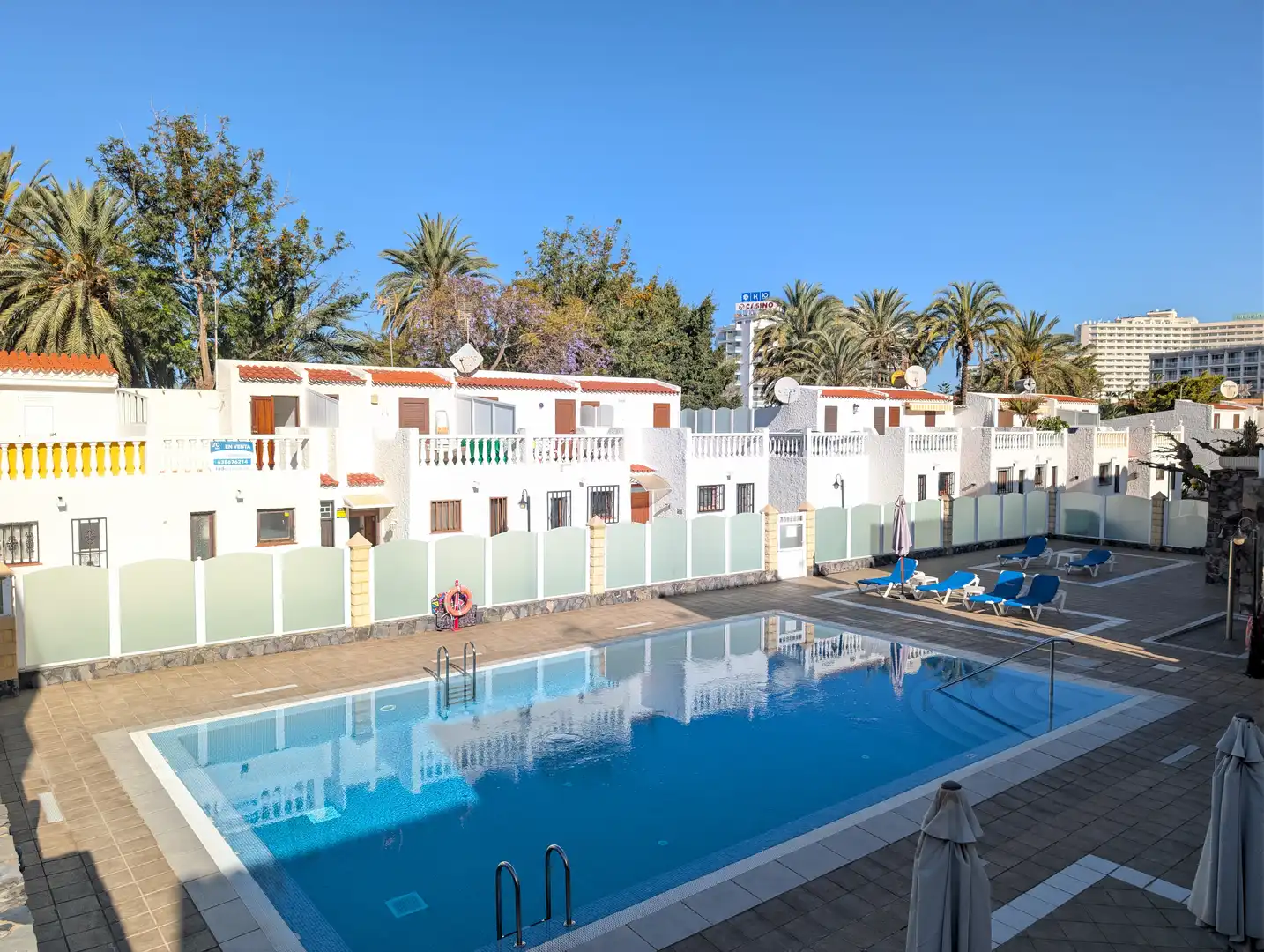 Außenansicht von Einfamilien-Reihenhaus zum Verkauf in Adeje mit Terrasse und Schwimmbad