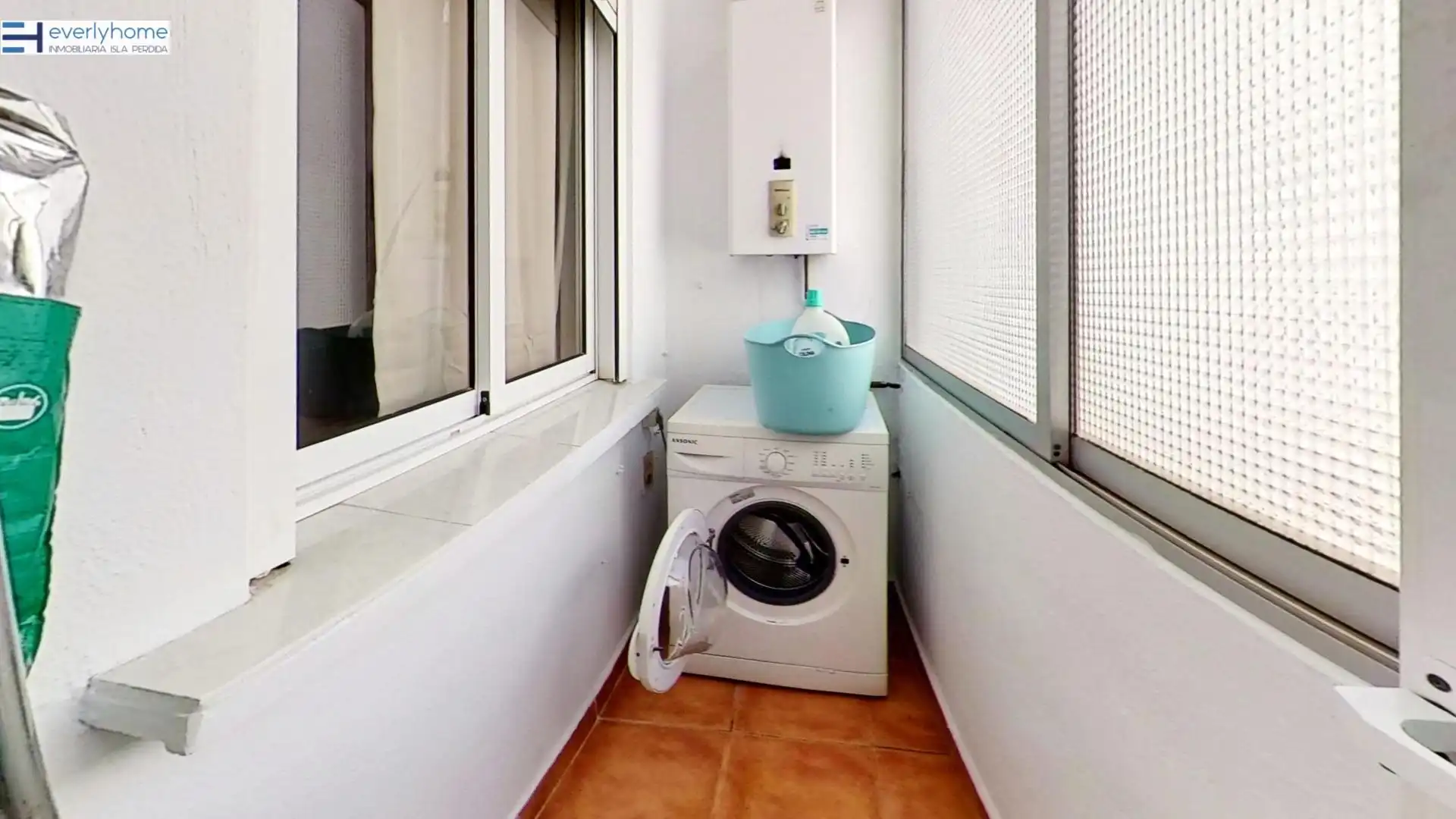 Terraza de Piso para compartir en Burjassot con Aire acondicionado, Amueblado y Balcón