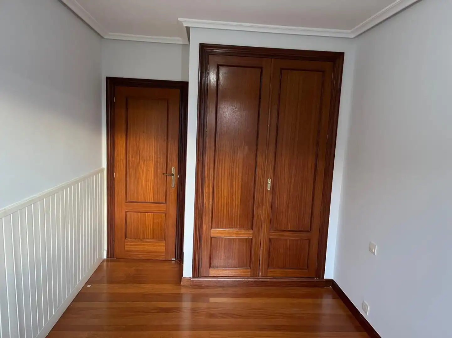 Schlafzimmer von Wohnung zum Verkauf in  Logroño mit Klimaanlage, Heizung und Privatgarten