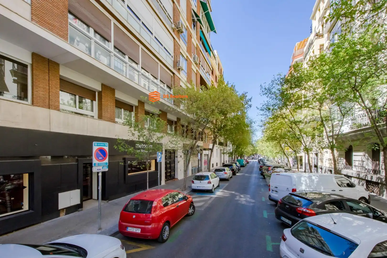 Exterior view of Flat for sale in Madrid  with Air Conditioner, Heating and Parquet flooring