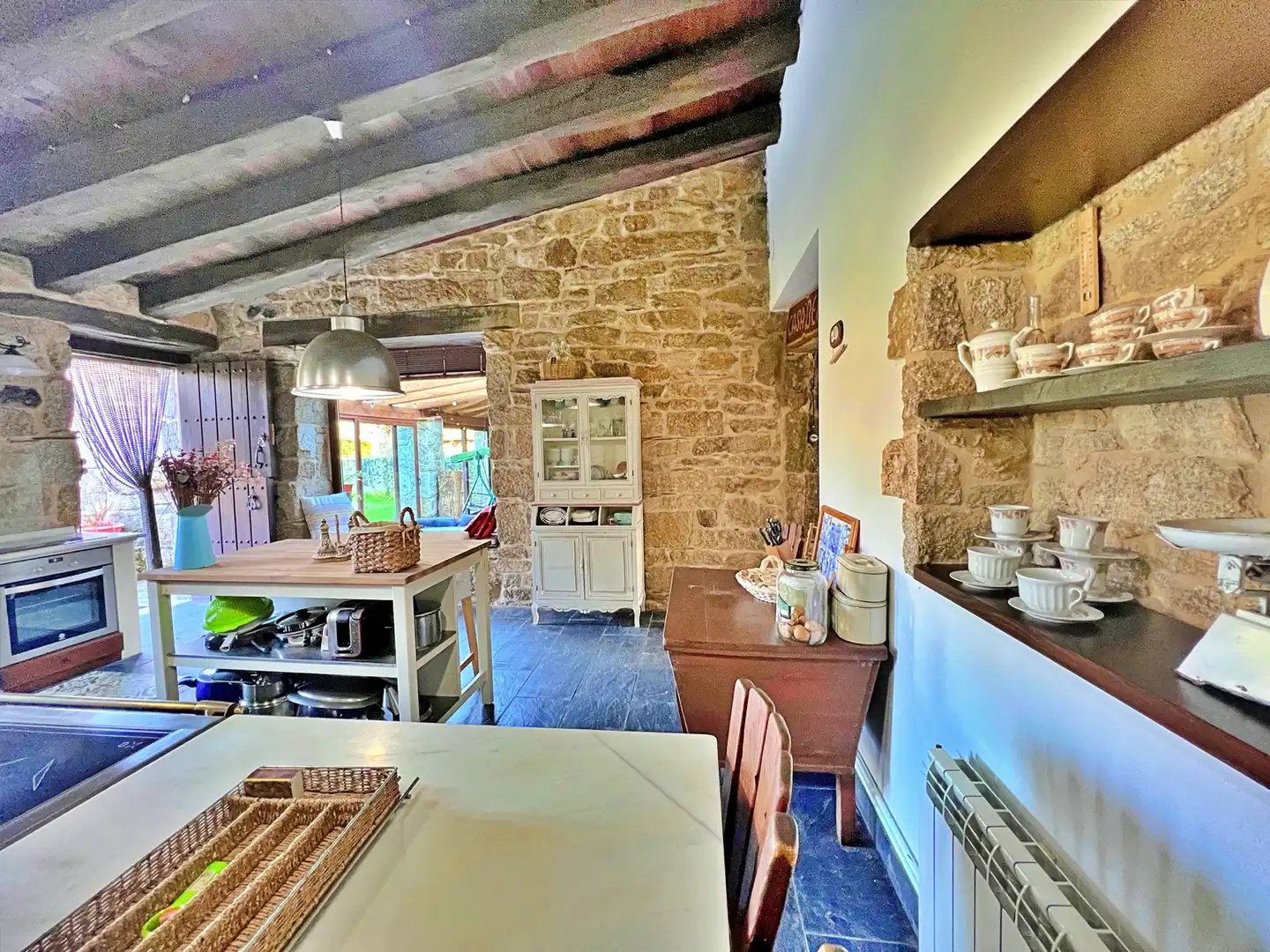 Cocina de Casa o chalet de alquiler en Lugo con Calefacción, Jardín privado y Amueblado