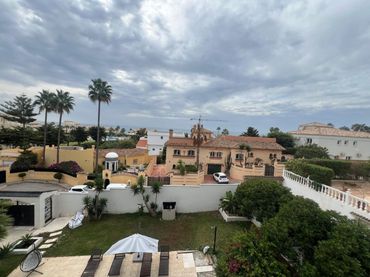 Villa con piscina in vendita a El Faro de Calaburra - Chaparral