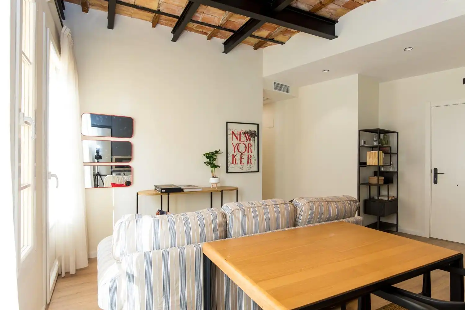 Living room of Flat for rent in Zaragoza  with Air Conditioner, Heating and Balcony