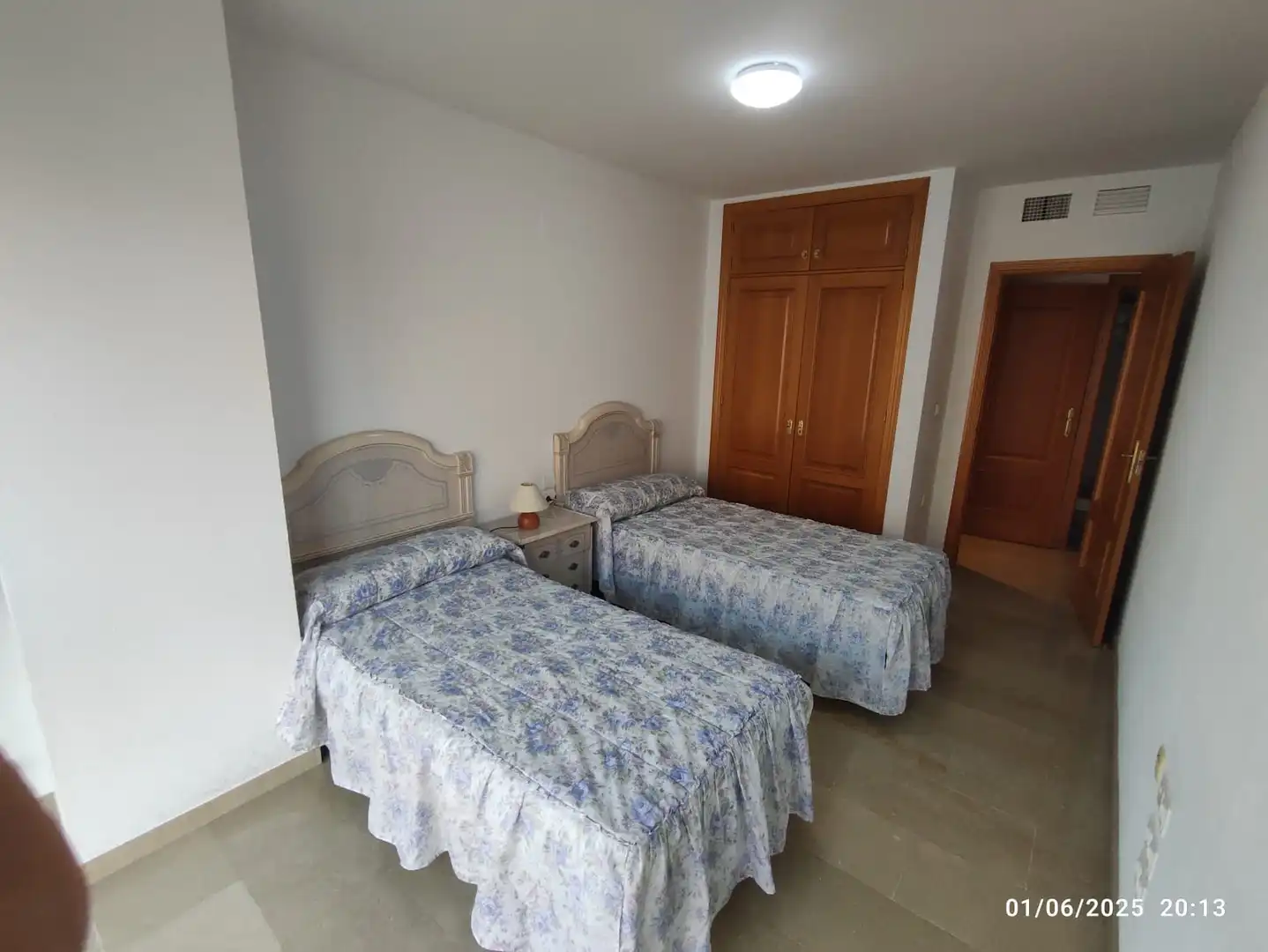 Habitación de Piso de alquiler en Granada con Aire acondicionado, Calefacción y Jardín privado