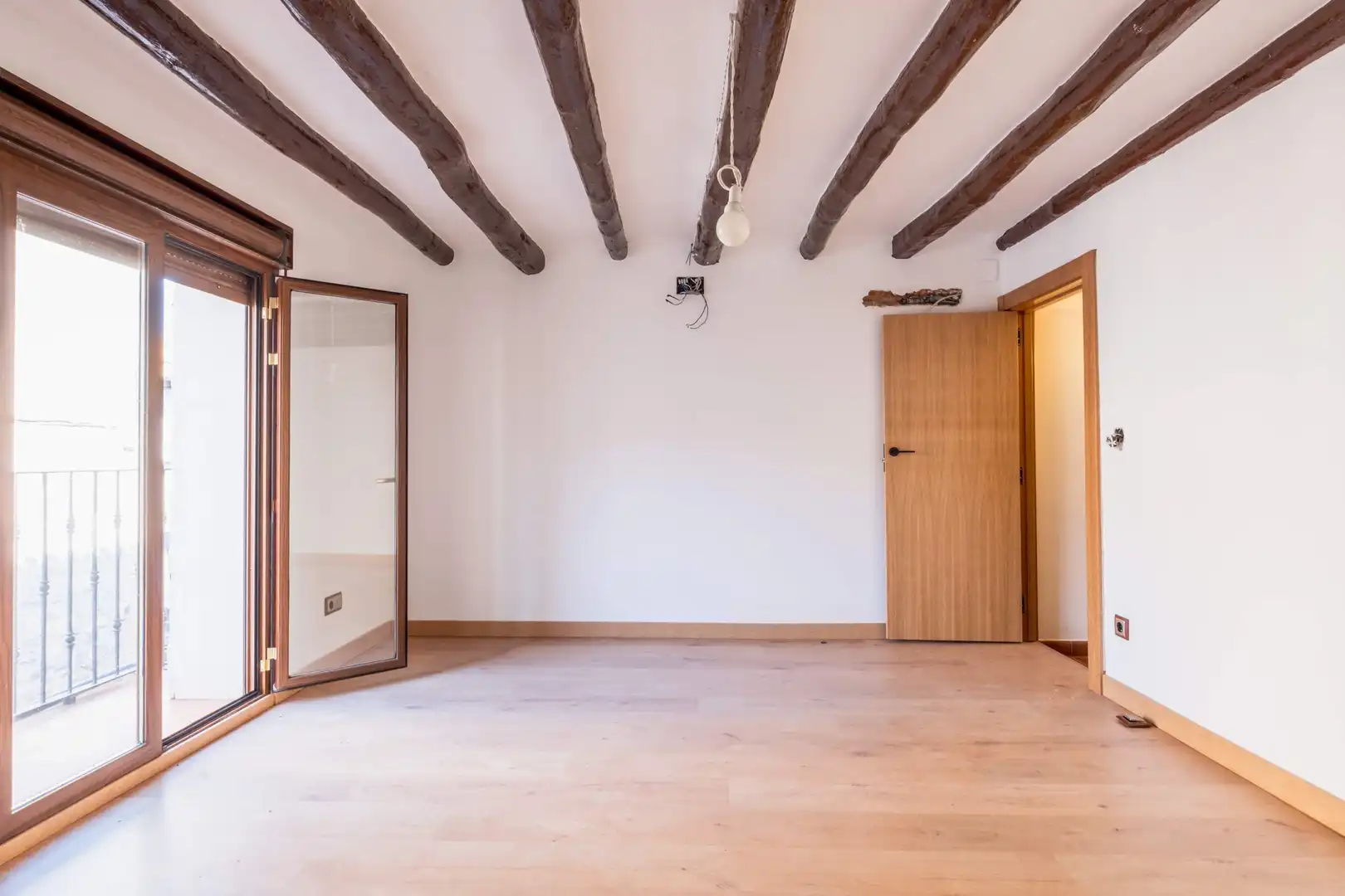 Houses for sale in Calatorao  with Air Conditioner, Terrace and Balcony