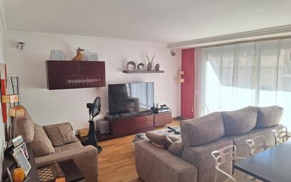 Living room of Flat for sale in Santa Coloma de Gramenet  with Balcony