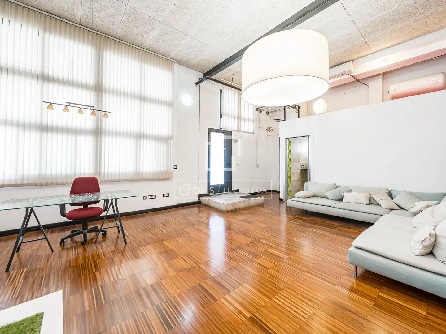 Sala d'estar de Pis en venda en Madrid amb Aire condicionat