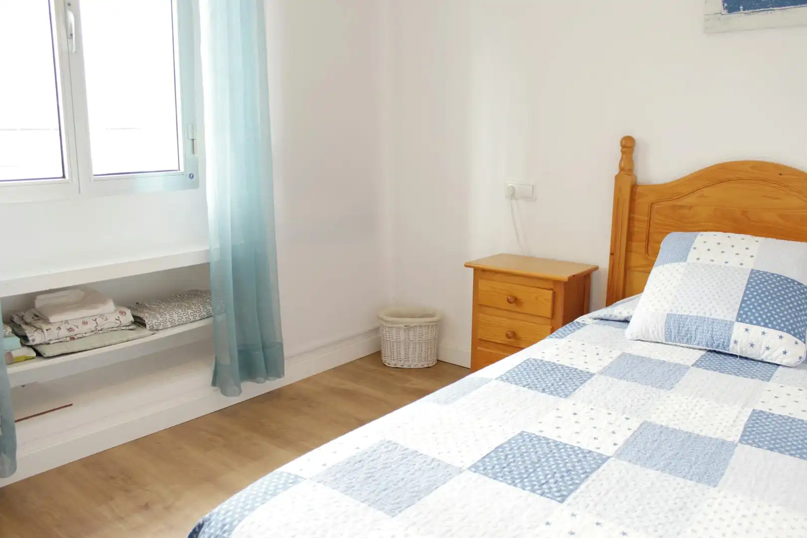 Habitación de Piso para compartir en  Sevilla Capital con Amueblado, Lavadora y TV