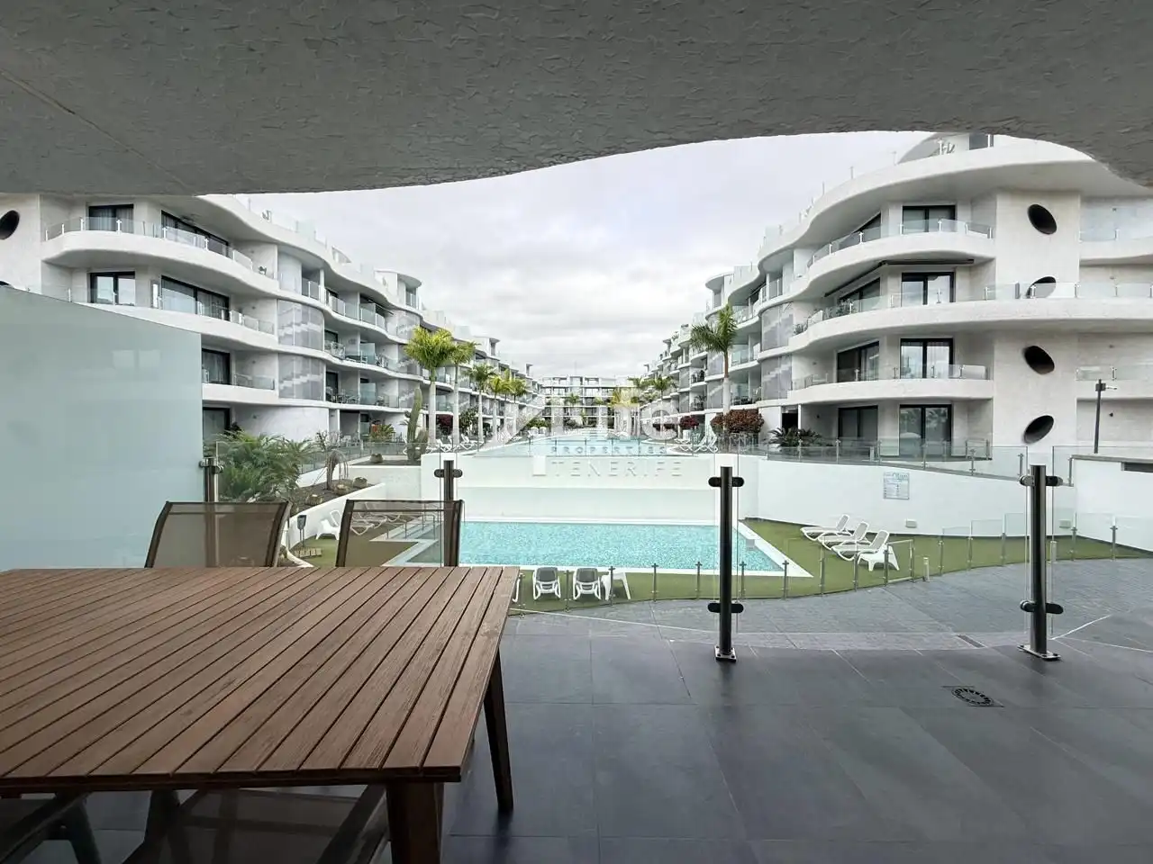 Vista exterior de Apartamento de alquiler en Arona con Aire acondicionado, Terraza y Piscina