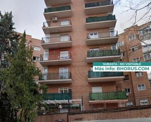 Exterior view of Flat for sale in  Madrid Capital  with Private garden