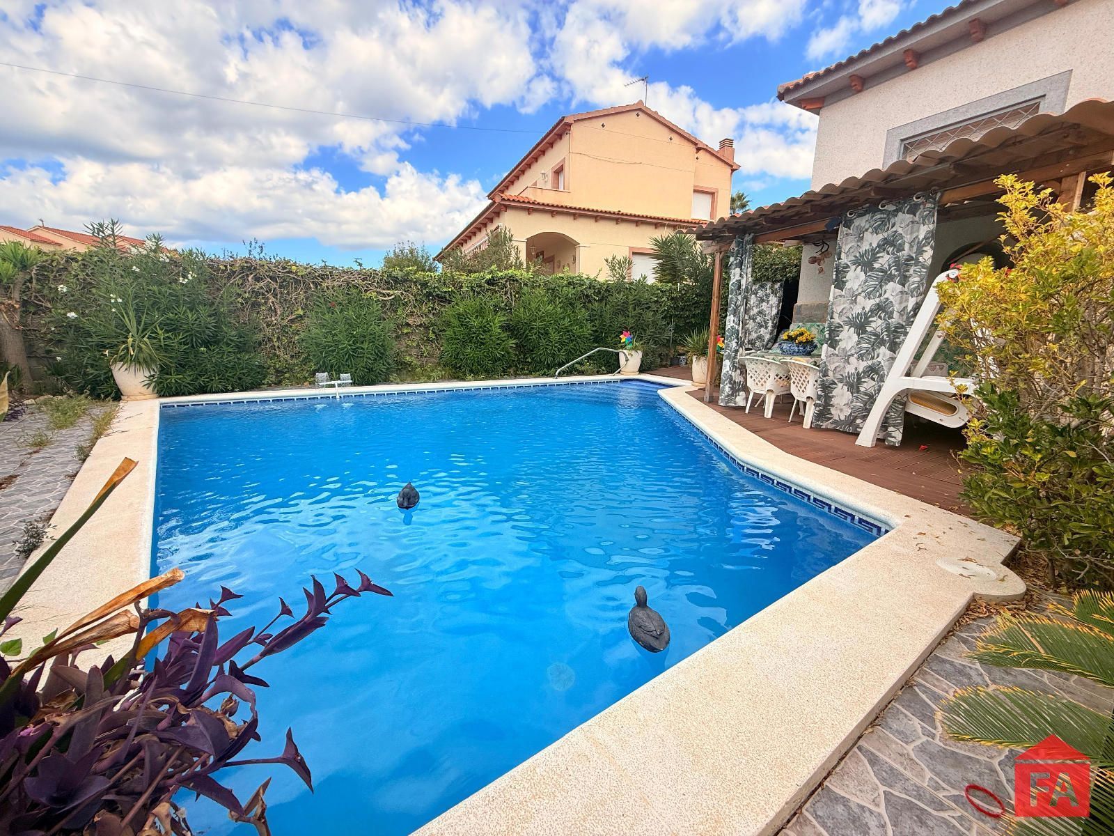 Piscina de Casa o xalet en venda en El Vendrell amb Aire condicionat, Calefacció i Traster