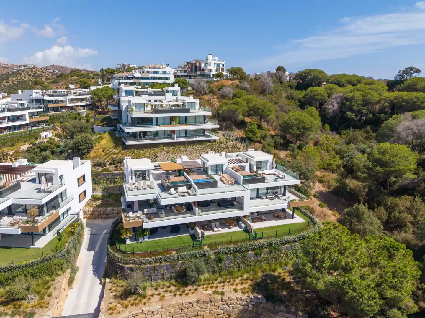 Vista exterior de Ático en venta en Marbella con Aire acondicionado, Jardín privado y Terraza