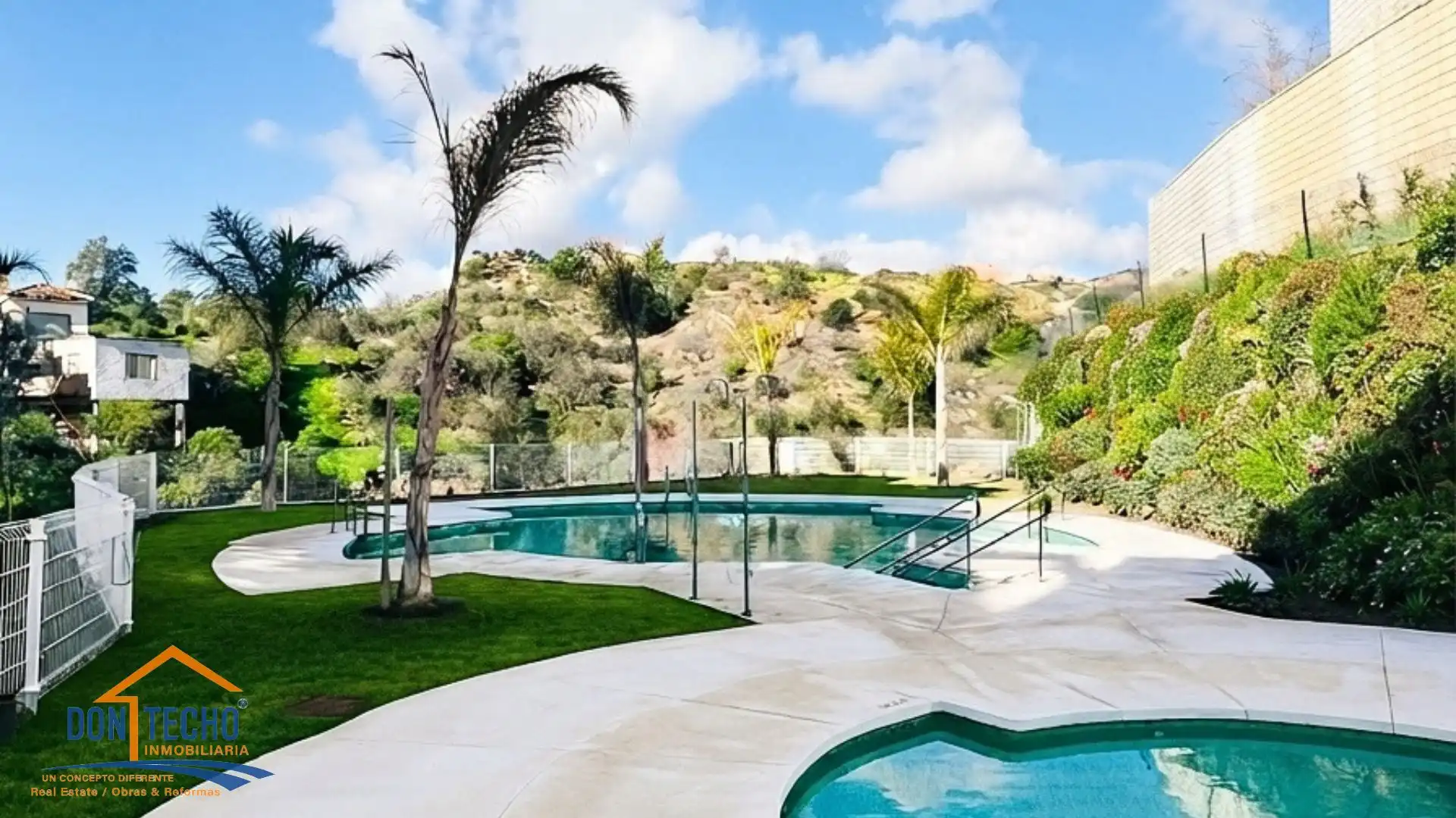 Piscina de Piso en venta en Rincón de la Victoria con Aire acondicionado, Terraza y Trastero