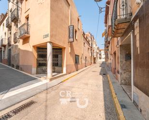 Vista exterior de Casa adosada en venda en Montbrió del Camp amb Terrassa i Balcó