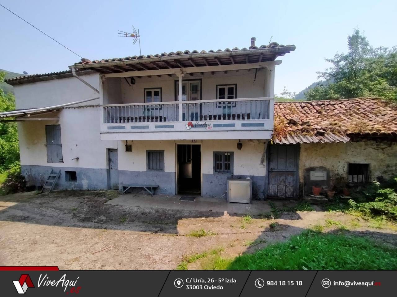 Vista exterior de Casa o xalet en venda en Villaviciosa amb Jardí privat