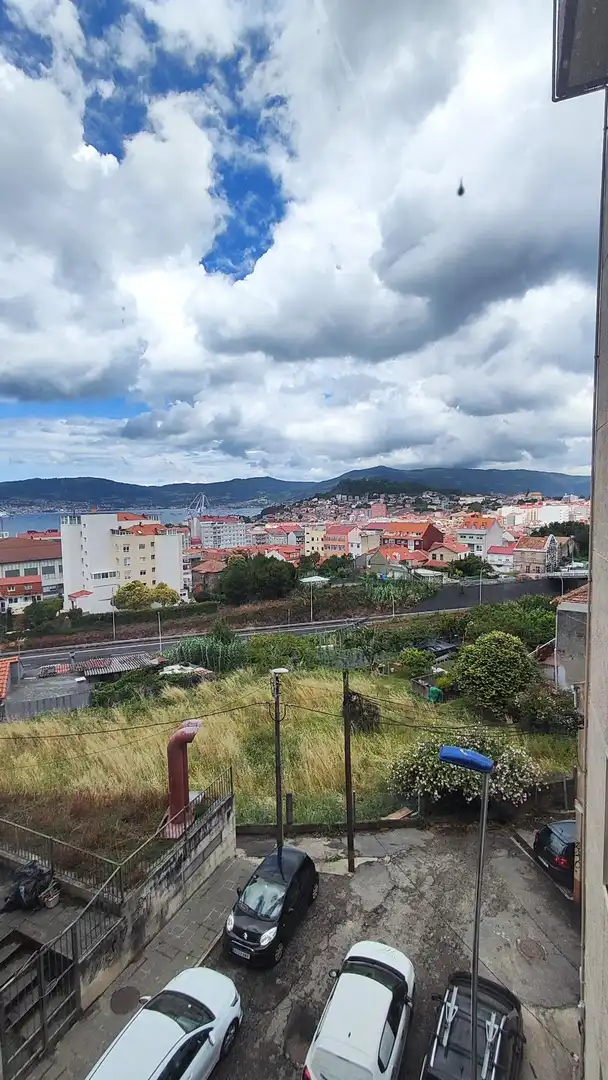 Vista exterior de Piso en venta en Vigo  con Calefacción, Trastero y Amueblado