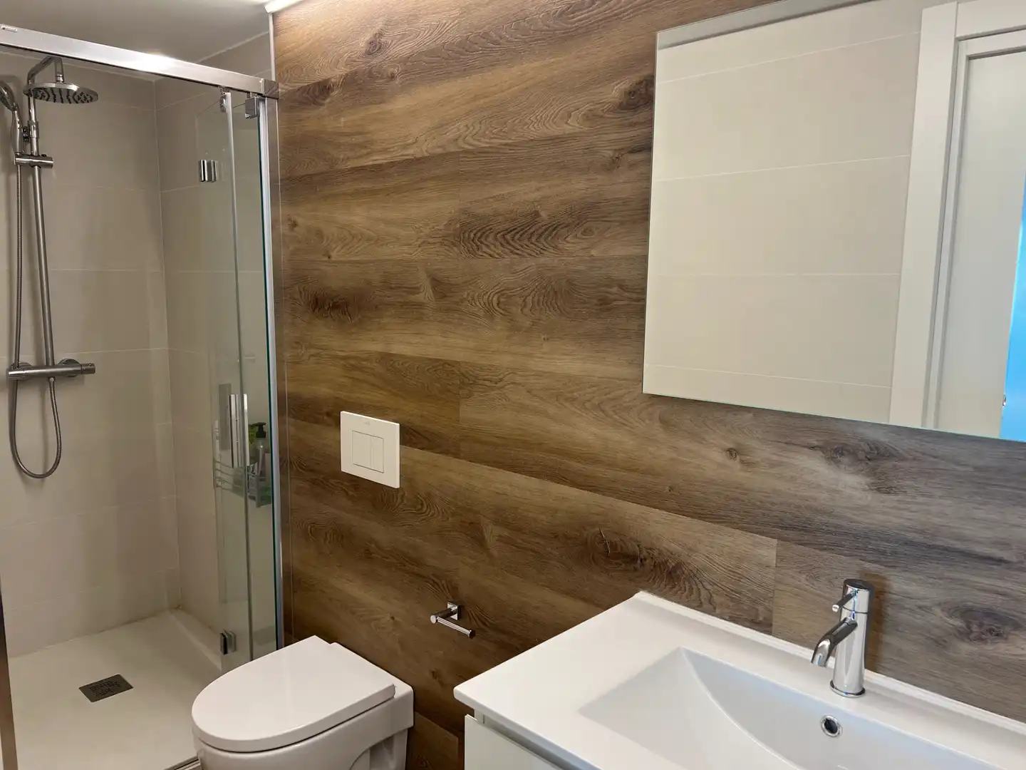 Badezimmer von Loft zum Verkauf in  Pamplona / Iruña mit Heizung und Möbliert