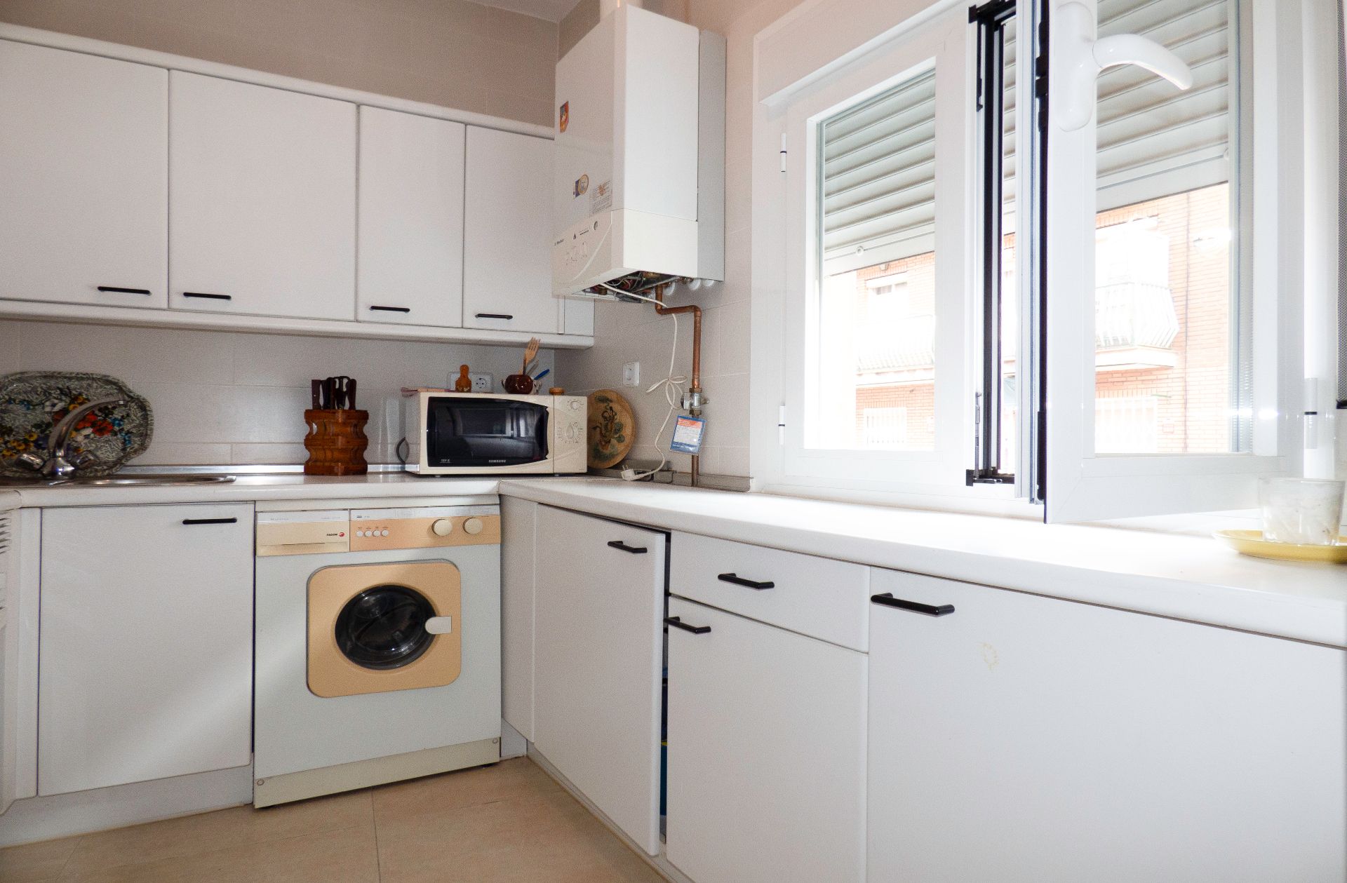 Kitchen of Flat for sale in  Madrid Capital  with Heating