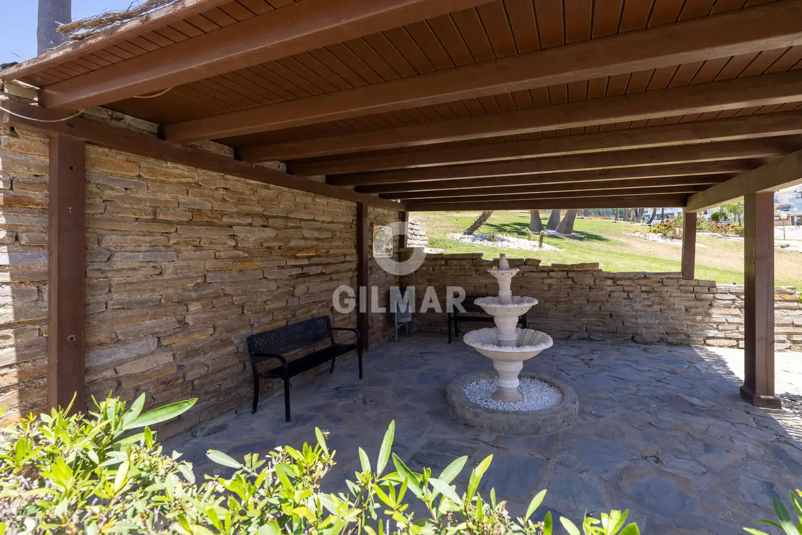 Terraza de Piso en venta en Casares con Jardín privado, Trastero y Piscina