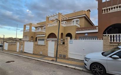 Vista exterior de Casa o xalet en venda en Monforte del Cid amb Aire condicionat i Terrassa