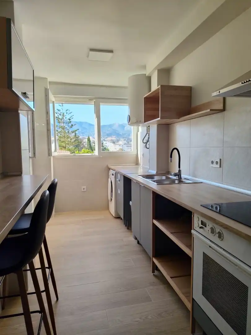 Cocina de Apartamento de alquiler en Fuengirola con Aire acondicionado, Terraza y Amueblado