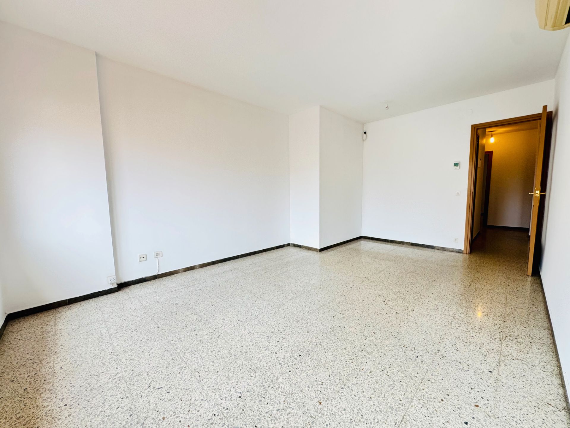 Flat for sale in Carrer Olot, Centre, Figueres