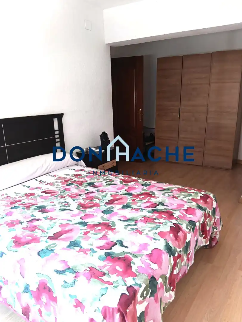 Bedroom of Flat for sale in Mérida  with Parquet flooring, Terrace and Storage room