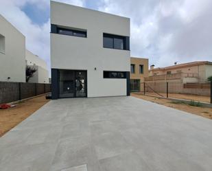 House or chalet to rent in Pinemar