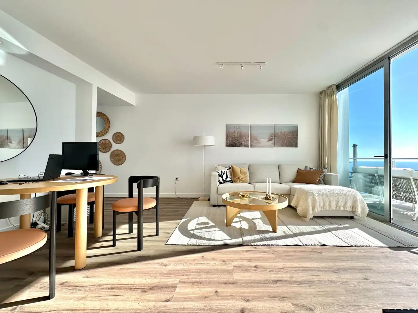 Wohnzimmer von Dachboden zum Verkauf in Almuñécar mit Klimaanlage, Terrasse und Schwimmbad