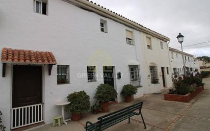 Vista exterior de Casa adosada en venda en Los Barrios