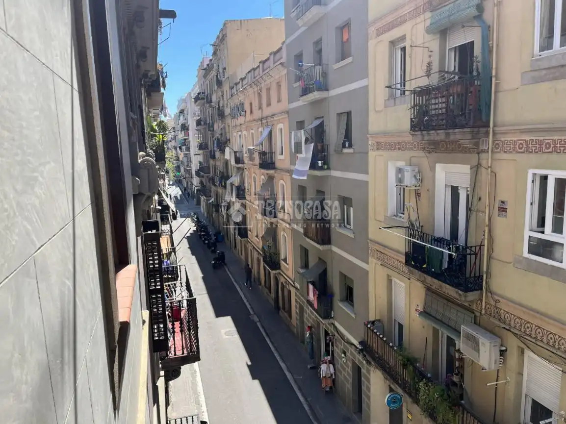 Außenansicht von Wohnung zum Verkauf in Barcelona mit Balkon