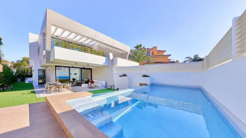 Villa con piscina in vendita a Nueva Andalucía, imagen 4
