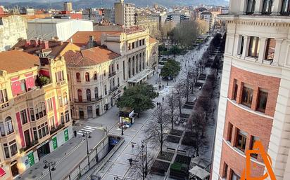 Vista exterior de Pis en venda en Gijón  amb Terrassa